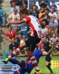 Eindhoven, 30 Augustus 2015
Kompetitie Seizoen 2015/2016
PSV-SC Feyenoord, eindstand 3-1
Luuk de Jong in duel met Eric Botteghin
