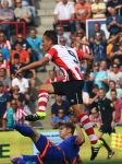 Eindhoven, 30 Augustus 2015
Kompetitie Seizoen 2015/2016
PSV-SC Feyenoord, eindstand 3-1
Luuk de Jong in duel met Eric Botteghin