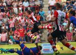 Eindhoven, 30 Augustus 2015
Kompetitie Seizoen 2015/2016
PSV-SC Feyenoord, eindstand 3-1
Luuk de Jong in duel met Eric Botteghin