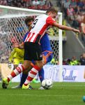 Eindhoven, 30 Augustus 2015
Kompetitie Seizoen 2015/2016
PSV-SC Feyenoord, eindstand 3-1
Luuk de Jong in duel met Eric Botteghin