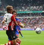 Eindhoven, 30 Augustus 2015
Kompetitie Seizoen 2015/2016
PSV-SC Feyenoord, eindstand 3-1
Luuk de Jong in duel met Eric Botteghin