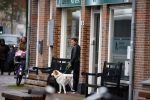 Amsterdam 21 oktober 2015
Manuel Broekman gaat met zijn vriendin Adriana Mosk met hun hond naar de dierenarts.