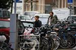Amsterdam 21 oktober 2015
Manuel Broekman gaat met zijn vriendin Adriana Mosk met hun hond naar de dierenarts.