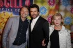 Amsterdam 11 november 2015
Premiere queen of the dessert met oa Jason Donovan Simon Greete Adam Bailey en Philip Childs in carre. Mari v d Ven met nieuwe vriend