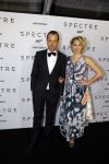 Amsterdam 28 oktober 2015
Premiere James Bond spectre in Tuschinski. Mark v Eeuwen met (een) vriendin