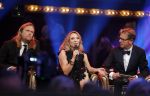 Hilversum 26 oktober 2015
Finale van Hollands next top model HNTM 2015 gepresenteerd door Anouk Smulders en Fred v Leer. De jury bestaat uit Dirk Kikstra May-Britt Mobach en Freek Koster (Touche Models).
De 4 4 finalisten zijn Loiza Lamers, Rachel Swaab Celine Koningstein en Lisa Kapper.
Loiza wordt uiteindelijk HNTM