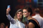 Hilversum 26 oktober 2015
Finale van Hollands next top model HNTM 2015 gepresenteerd door Anouk Smulders en Fred v Leer. De jury bestaat uit Dirk Kikstra May-Britt Mobach en Freek Koster (Touche Models).
De 4 4 finalisten zijn Loiza Lamers, Rachel Swaab Celine Koningstein en Lisa Kapper.
Loiza wordt uiteindelijk HNTM. Nicky Opheij met dj La Fuente