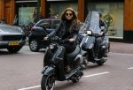 Amsterdam 13 september 2015
Olcay Gulsen met haar verloofde Frans op de pc hooftstraat op scooters