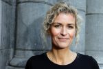 Amsterdam 2 november 2015
Presentatie boek Extase geschreven door Heleen v Royen Georgina Verbaan Daphne Deckers Susan Smit Patricia Snel Sophie v d Stap Chantal v Gastel Myrthe v d Meer Milou v d Will en Halina Reijn. De presenatie was bij Duchess.