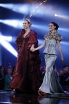 Hilversum 26 oktober 2015
Finale van Hollands next top model HNTM 2015 gepresenteerd door Anouk Smulders en Fred v Leer. De jury bestaat uit Dirk Kikstra May-Britt Mobach en Freek Koster (Touche Models).
De 4 4 finalisten zijn Loiza Lamers, Rachel Swaab Celine Koningstein en Lisa Kapper.
Loiza wordt uiteindelijk HNTM