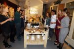 Amsterdam 16 oktober 2015
Katja Schuurman opent return to sender winkel op westergasfabriek terrein in Amsterdam. Haar vriend Freek v Noordwijk doet de catering.