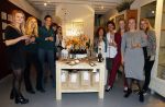 Amsterdam 16 oktober 2015
Katja Schuurman opent return to sender winkel op westergasfabriek terrein in Amsterdam. Haar vriend Freek v Noordwijk doet de catering.