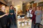 Amsterdam 16 oktober 2015
Katja Schuurman opent return to sender winkel op westergasfabriek terrein in Amsterdam. Haar vriend Freek v Noordwijk doet de catering.