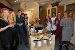 Amsterdam 16 oktober 2015
Katja Schuurman opent return to sender winkel op westergasfabriek terrein in Amsterdam. Haar vriend Freek v Noordwijk doet de catering.