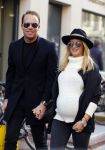 Amsterdam 30 oktober 2015
Robert Doornbos met zijn zwangere vriendin Chantal Bles