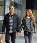 Amsterdam 21 oktober 2015
Ruud Gullit met Vrirndin Karin in Gelderland plein. Frank Rijkaard met moeder
