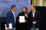 Amsterdam 19 oktober 2015 
Boekpresentatie Sacha de Boer en Jacob Jan Boerma in hotel Krasnapolsky. Man Rick Nieman praat het aan elkaar.