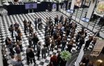 Amsterdam 19 oktober 2015 
Boekpresentatie Sacha de Boer en Jacob Jan Boerma in hotel Krasnapolsky. Man Rick Nieman praat het aan elkaar.