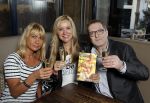 Hoorn 3 november 2015 
Sonja Bakker krijgt het eerste exemplaar van het booek van Matthieu Slee en Kyra Rutgers