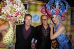 Amsterdam 11 november 2015
Premiere queen of the dessert met oa Jason Donovan Simon Greete Adam Bailey en Philip Childs in carre. Tony Neef met vriend