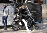 Amsterdam 2 november 2015
Tygo Gernandt met zijn nieuwe vriendin Annewil Hokken op de scooter