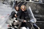 Amsterdam 2 november 2015
Tygo Gernandt met zijn nieuwe vriendin Annewil Hokken op de scooter