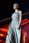 Hilversum 26 oktober 2015
Finale van Hollands next top model HNTM 2015 gepresenteerd door Anouk Smulders en Fred v Leer. De jury bestaat uit Dirk Kikstra May-Britt Mobach en Freek Koster (Touche Models).
De 4 4 finalisten zijn Loiza Lamers, Rachel Swaab Celine Koningstein en Lisa Kapper.
Loiza wordt uiteindelijk HNTM. Yfke Sturm