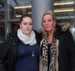 Den Bosch, 13 Oktober 2016
Rechtbank in de zaak Nicole v d Hurk
Op de foto Ad v d Hurk ex-vrouw Jolanda  v d Weijden met dochter Debbie v d Hurk