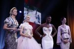 Amsterdam 25 oktober 2016
Finale Hollands Next topmodel gepresenteerd door Anouk Smulders met de finalisten Akke Marije Colette Emma en Noor. Juryleden Fred v Leer Anna Nooshin en Alek Bruessing.