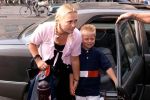 Amsterdam, 29 Juni 2001
Andre Hazes 50 jaar. Andre Hazes Jr. stapt uit de auto.