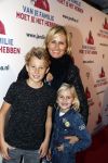 Rotterdam 16 oktober 2016
Premiere Jandino Asporaat met van je familie moet je het hebben in het oude Luxor. Anouk Smulders met kinderen Max en Bo