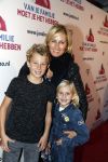 Rotterdam 16 oktober 2016
Premiere Jandino Asporaat met van je familie moet je het hebben in het oude Luxor. Anouk Smulders met kinderen Max en Bo