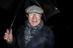 Amsterdam 14 november 2016
Premiere de zevende hemel in theater Carre. 
Barrie Stevens onder paraplu