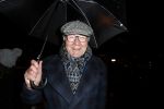 Amsterdam 14 november 2016
Premiere de zevende hemel in theater Carre. 
Barrie Stevens onder paraplu