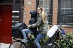 Amsterdam 24 oktober 2016
Beertje v Beers met dochter op de fiets