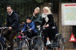 Amsterdam 5 november 2016
Bridget Maasland met zoon Mees op de fiets in Amsterdam