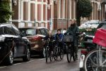 Amsterdam 5 november 2016
Bridget Maasland met zoon Mees op de fiets in Amsterdam