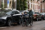 Amsterdam 5 november 2016
Bridget Maasland met zoon Mees op de fiets in Amsterdam