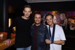 Amsterdam 3 november 2016
Presentatie cd Rene Froger in the harbour Club . Najib Amhali reikt de cd uit. Maxim Danny en Didier Froger