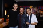 Amsterdam 3 november 2016
Presentatie cd Rene Froger in the harbour Club . Najib Amhali reikt de cd uit. Maxim Danny en Didier Froger