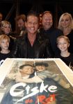 Schiedam 26 oktober 2016
Presentatie cast Ciske de Rat met oa Danny de Munk Bas Keijzer Ad Knippels Brigiite Nijman Ellen evers Sophie Veldhuizen en Boris v d Ham in schouwburg Schiedam. Albert Verlinde is er names stage entertainment.