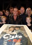 Schiedam 26 oktober 2016
Presentatie cast Ciske de Rat met oa Danny de Munk Bas Keijzer Ad Knippels Brigiite Nijman Ellen evers Sophie Veldhuizen en Boris v d Ham in schouwburg Schiedam. Albert Verlinde is er names stage entertainment.