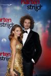 Amsterdam 24 oktober 2016
Premiere Hartenstrijd in Tuschinski. Georgina Verbaan met vriend Bram v Leeuwen