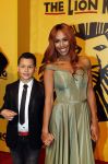 Scheveningen 30 oktober 2016
Premiere the lion king in het circustheater. Glennis Grace met zoontje Tony