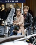 Amsterdam 8 oktober 2016
Holly Brood met vriend Soy Kroon op vespa scooter