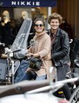 Amsterdam 8 oktober 2016
Holly Brood met vriend Soy Kroon op vespa scooter