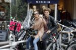 Amsterdam 8 oktober 2016
Holly Brood met vriend Soy Kroon op vespa scooter