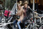 Amsterdam 8 oktober 2016
Holly Brood met vriend Soy Kroon op vespa scooter