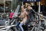Amsterdam 8 oktober 2016
Holly Brood met vriend Soy Kroon op vespa scooter