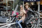 Amsterdam 8 oktober 2016
Holly Brood met vriend Soy Kroon op vespa scooter